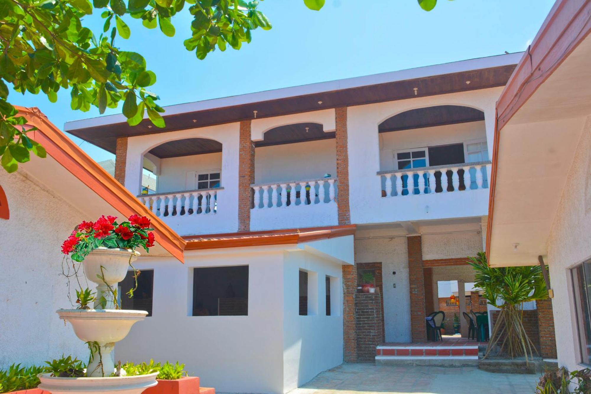 Isla Bonita Beach Resort Сан Хуан Екстериор снимка